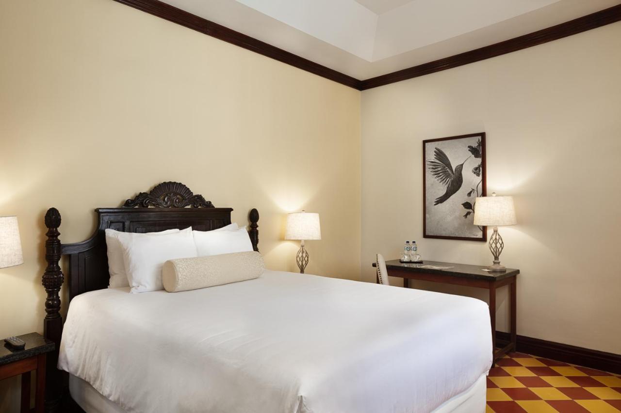 Hotel La Perla Леон Экстерьер фото