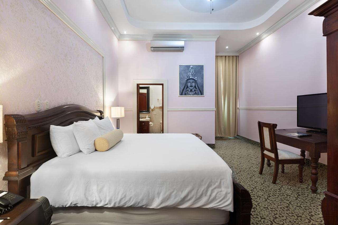 Hotel La Perla Леон Экстерьер фото