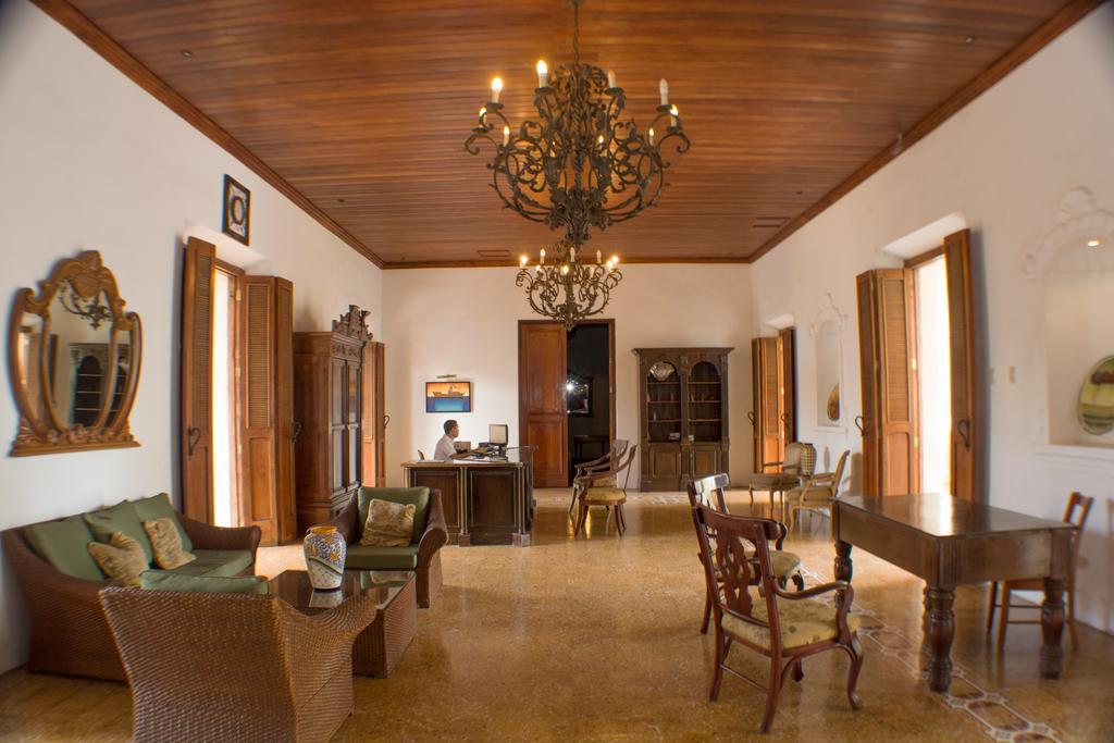 Hotel La Perla Леон Экстерьер фото