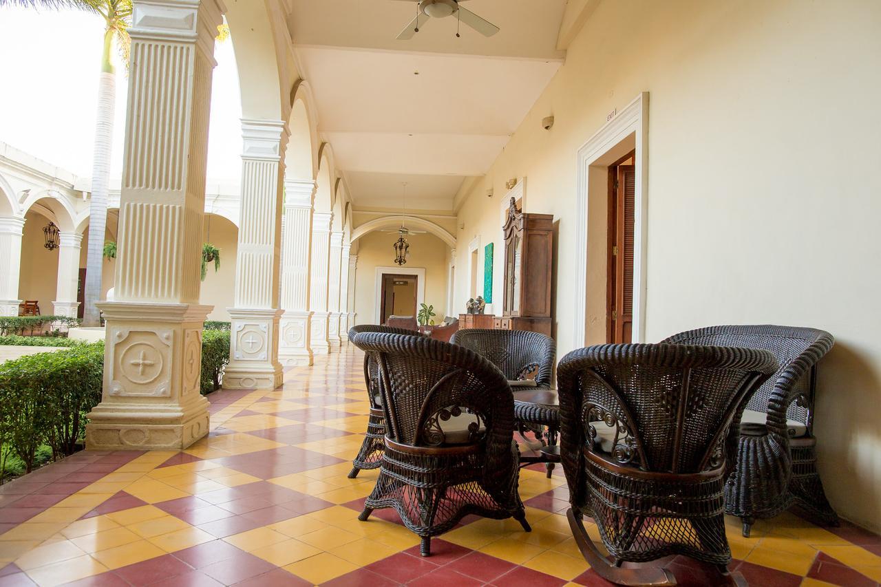 Hotel La Perla Леон Экстерьер фото