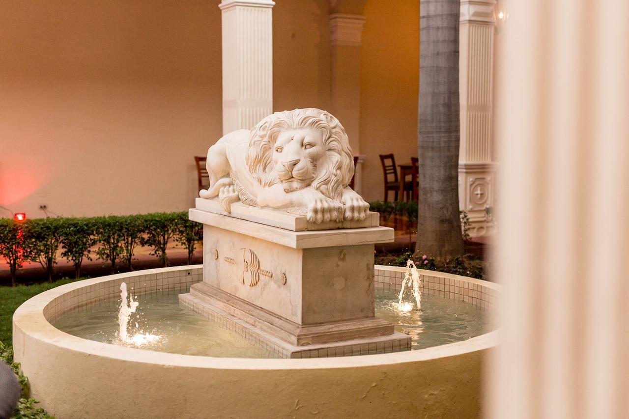 Hotel La Perla Леон Экстерьер фото