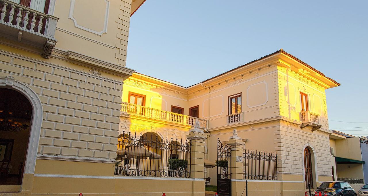Hotel La Perla Леон Экстерьер фото