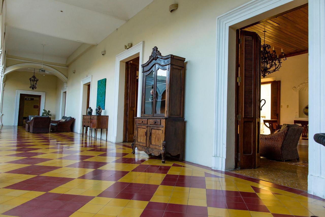 Hotel La Perla Леон Экстерьер фото
